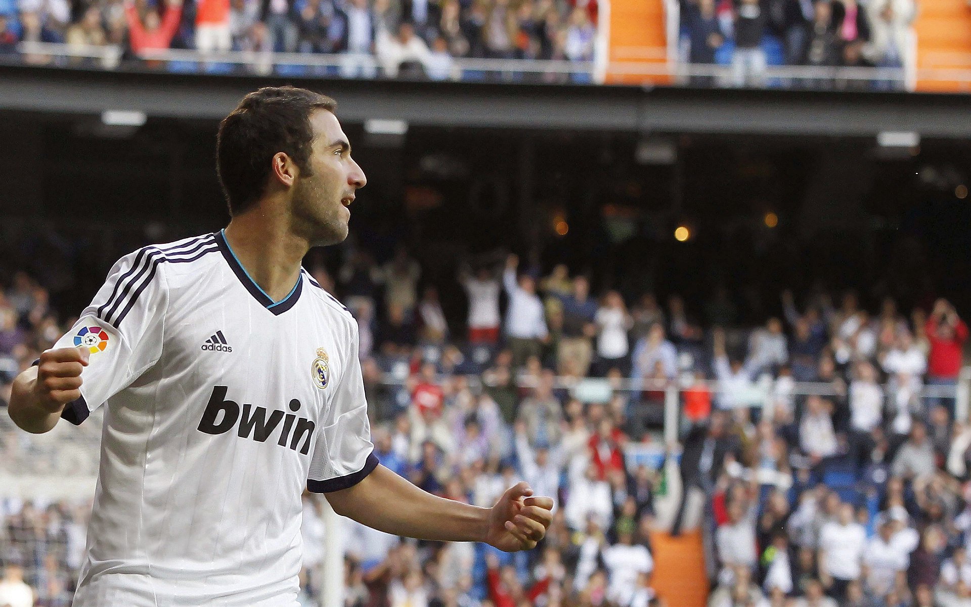 中超“巅峰对决”大阪钢巴主场逆转天津津门虎 新外援首场亮眼